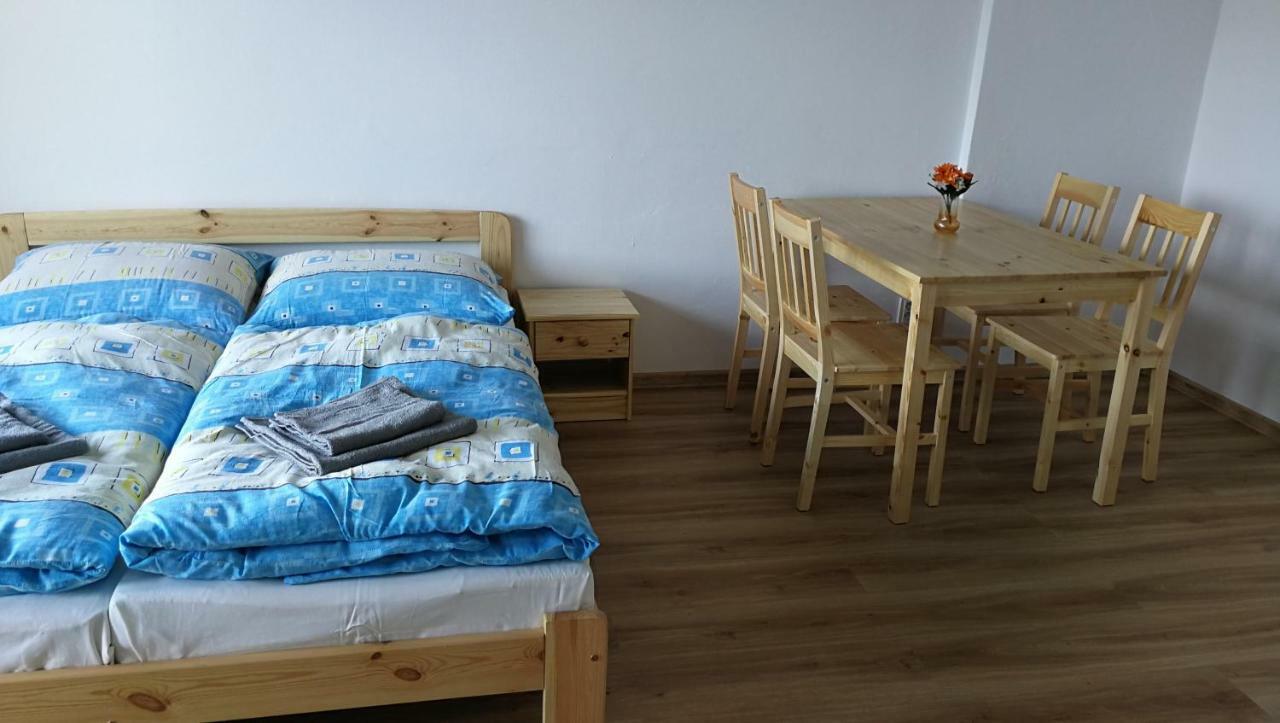 Apartmány Orlík - Loužek Milesov Exteriér fotografie